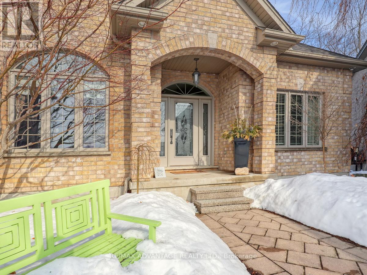 1849 Kyle Court, London North, Ontario  N6G 0A6 - Photo 4 - X12803784