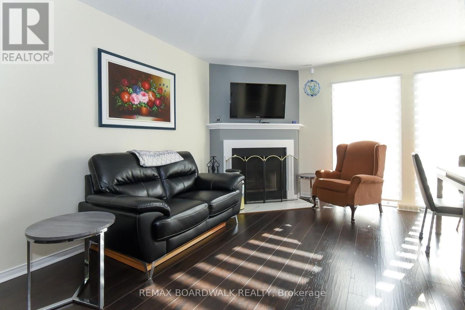 67 - 406 Valade Crescent, Ottawa, Ontario  K4A 2W2 - Photo 10 - X12803736