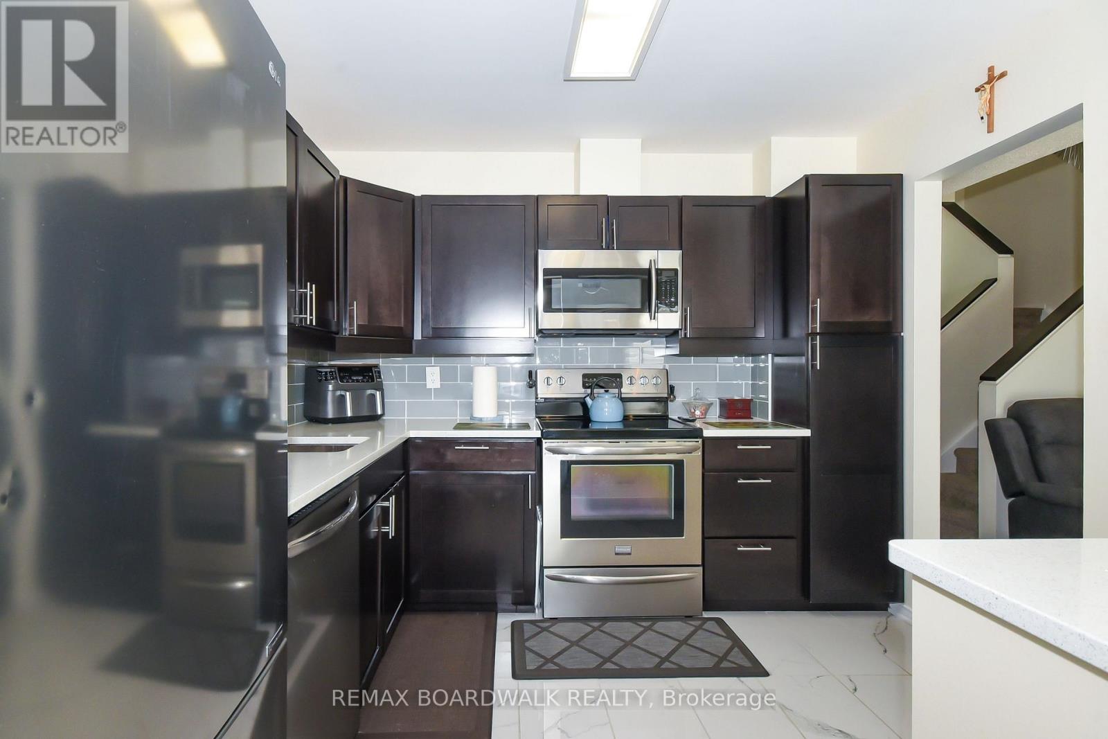 67 - 406 Valade Crescent, Ottawa, Ontario  K4A 2W2 - Photo 5 - X12803736