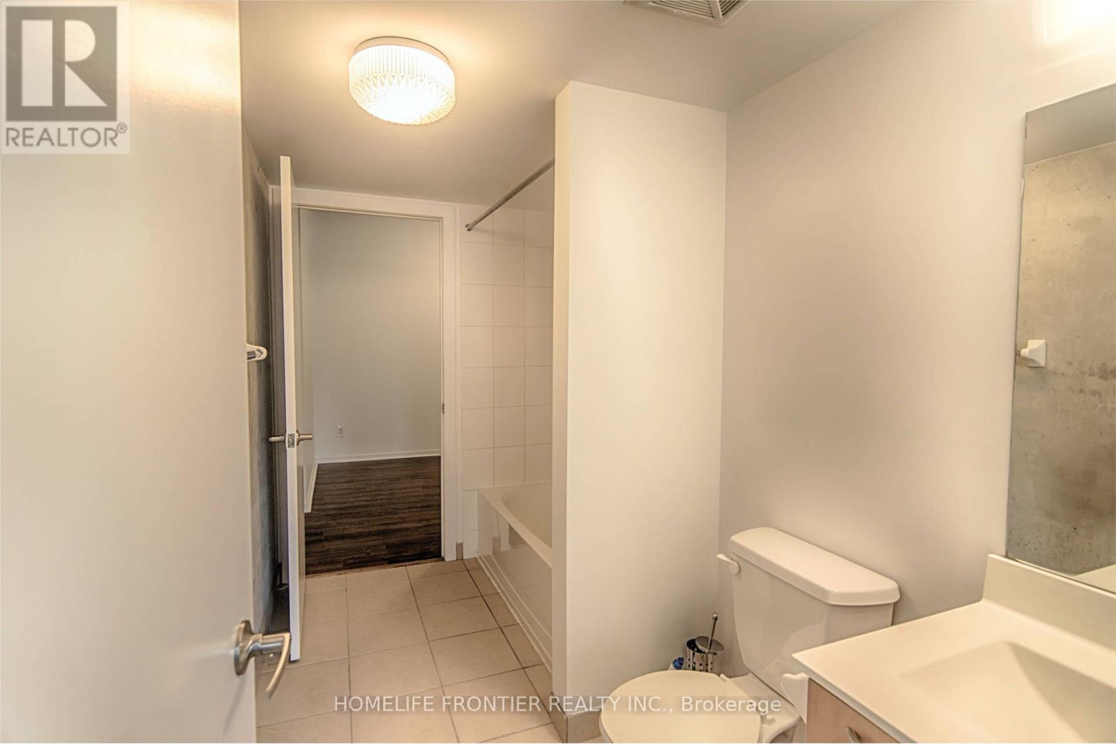 323 - 38 Joe Shuster Way, Toronto (Niagara), Ontario  M6K 0A5 - Photo 9 - C12774904