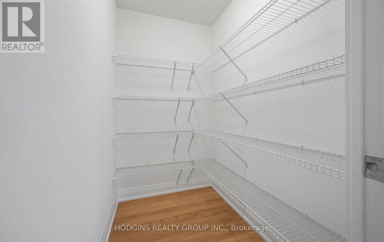 Lph 1801 - 1035 Southdown Road, Mississauga, Ontario L5J 0A3 - Photo 16 - W12769388