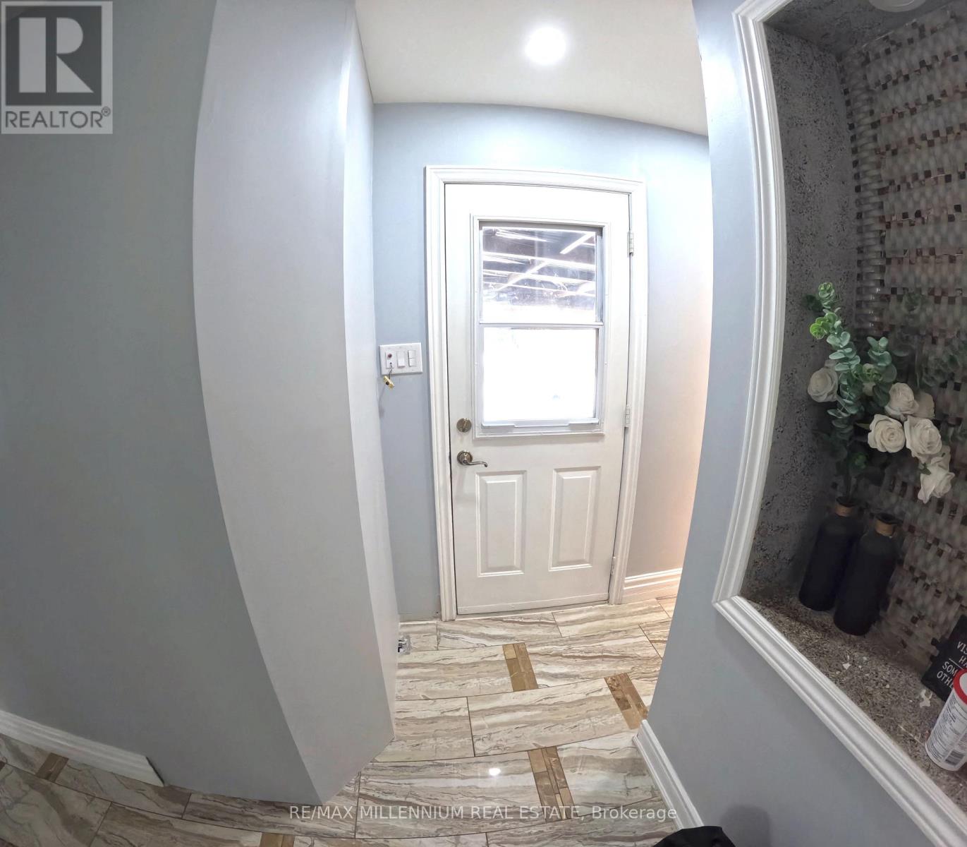 84 Dorset Drive S, Brampton, Ontario  L6T 2Y9 - Photo 13 - W12789804