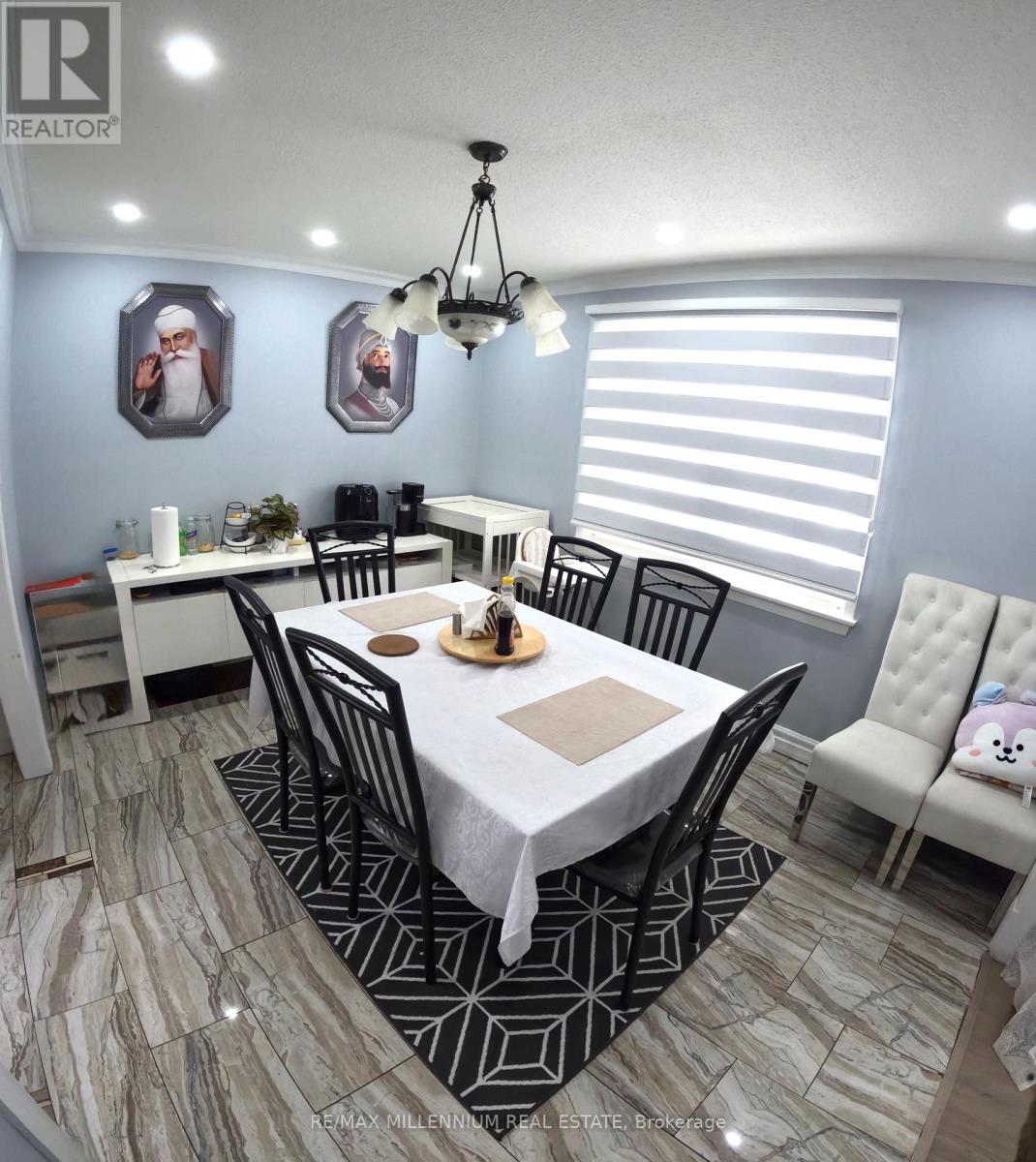 84 Dorset Drive S, Brampton, Ontario  L6T 2Y9 - Photo 6 - W12789804