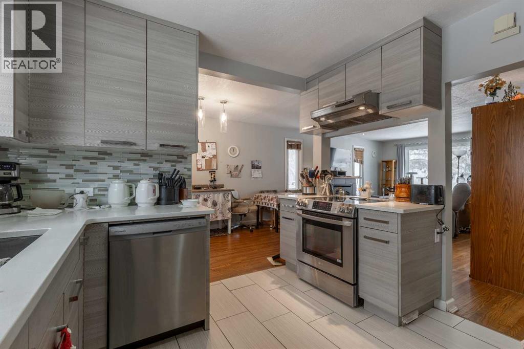 819 8 Street S, Lethbridge, Alberta  T1J 2K6 - Photo 9 - A2286989