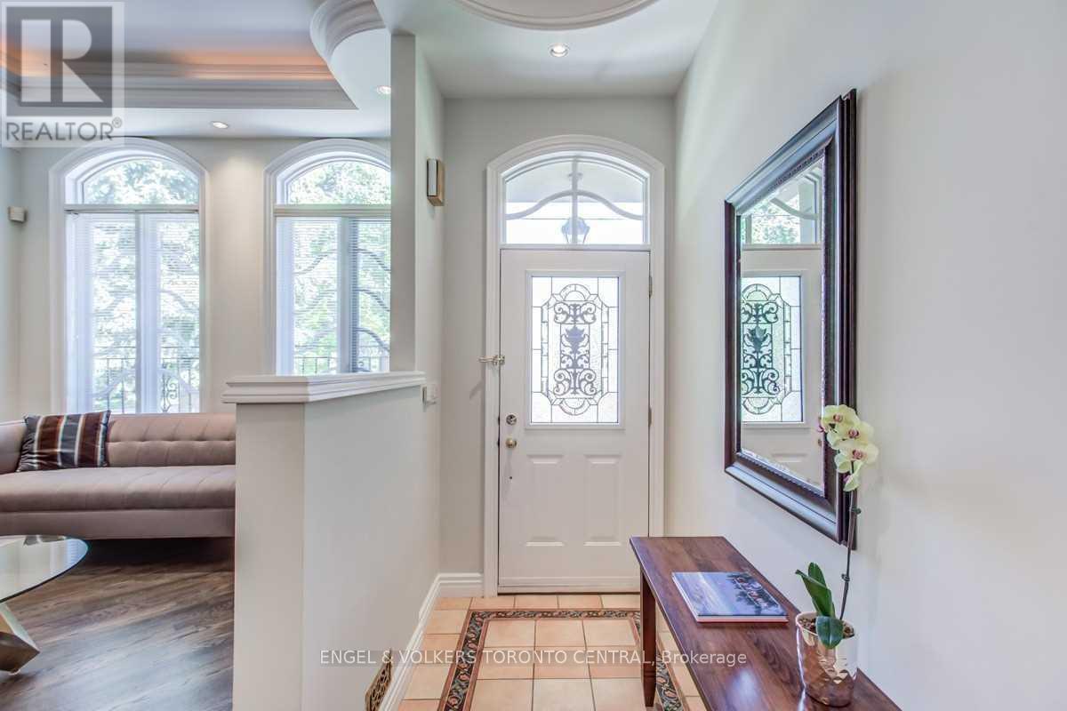 405 Bedford Park Avenue, Toronto, Ontario  M5M 1J9 - Photo 3 - C12803782