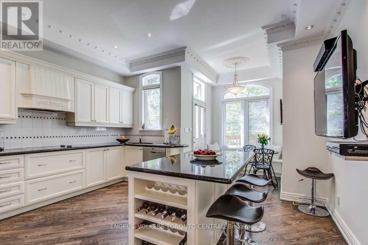 405 Bedford Park Avenue, Toronto, Ontario  M5M 1J9 - Photo 7 - C12803782