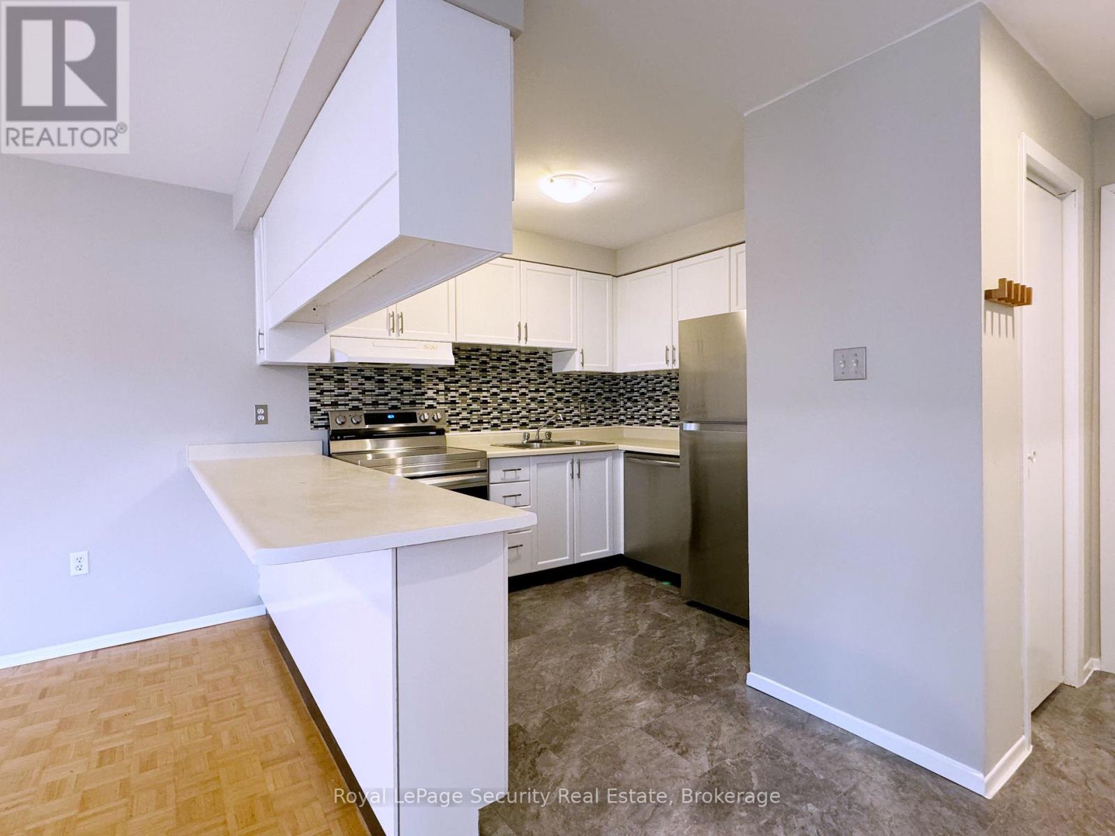 304 - 696 St Clair Avenue W, Toronto, Ontario  M6C 1B1 - Photo 3 - C12803794