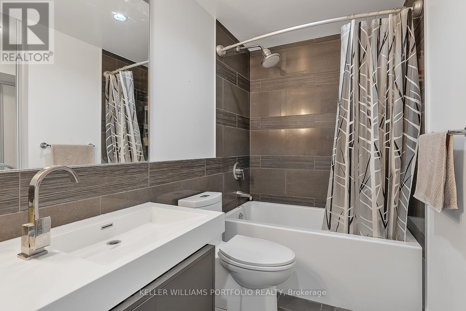 1205 - 70 Distillery Lane, Toronto (Waterfront Communities), Ontario  M5A 0E3 - Photo 4 - C12803810