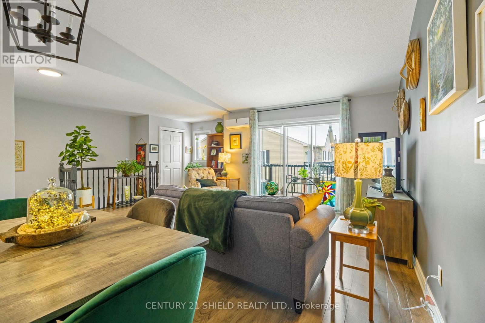 213 - 226 First Street E, Cornwall, Ontario  K6H 0G2 - Photo 12 - X12803818