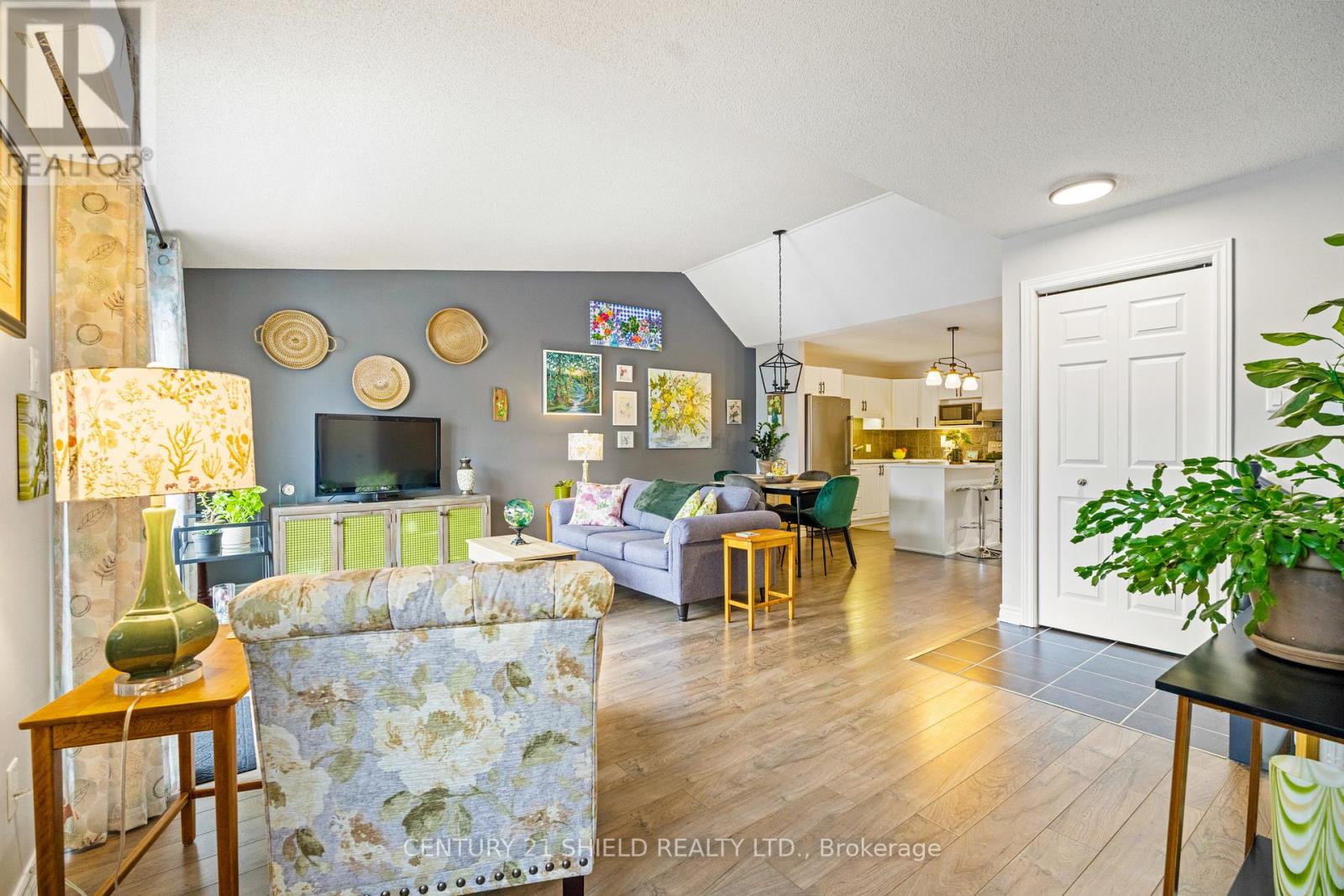 213 - 226 First Street E, Cornwall, Ontario  K6H 0G2 - Photo 13 - X12803818