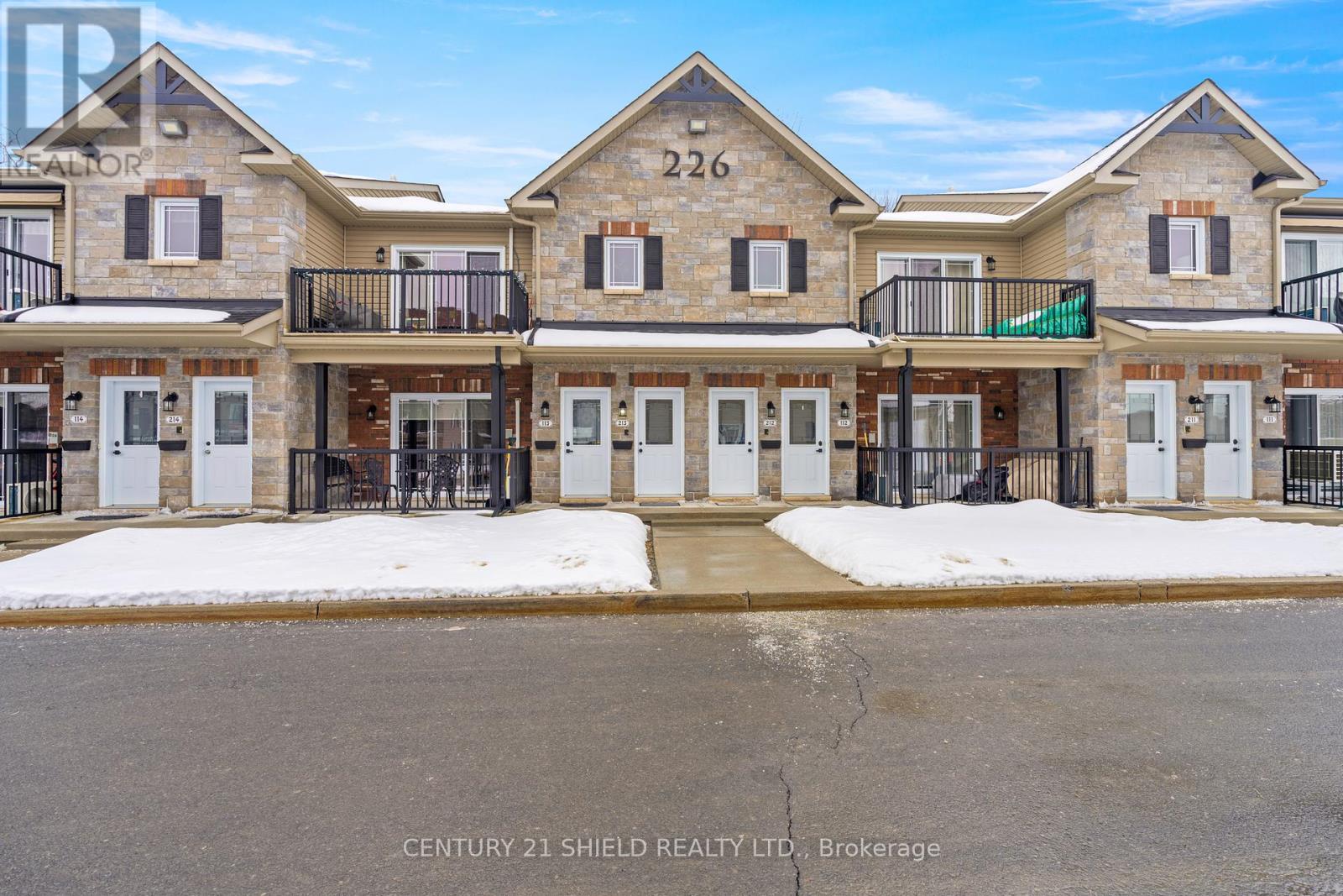 213 - 226 First Street E, Cornwall, Ontario  K6H 0G2 - Photo 2 - X12803818