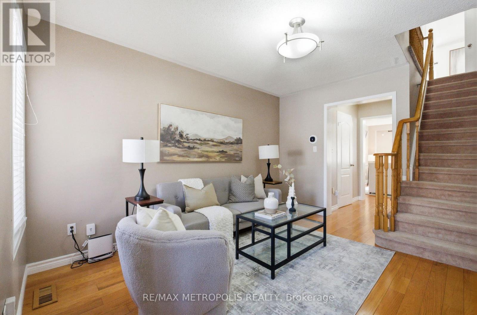 15 Boyd Crescent, Ajax, Ontario  L1Z 1Y3 - Photo 4 - E12803714