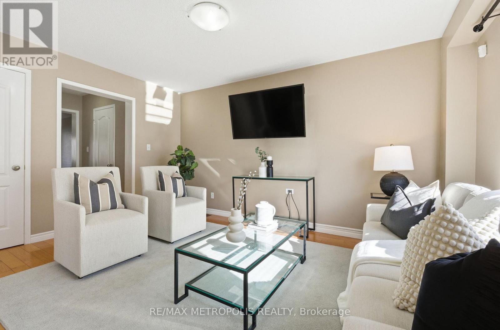 15 Boyd Crescent, Ajax, Ontario  L1Z 1Y3 - Photo 6 - E12803714