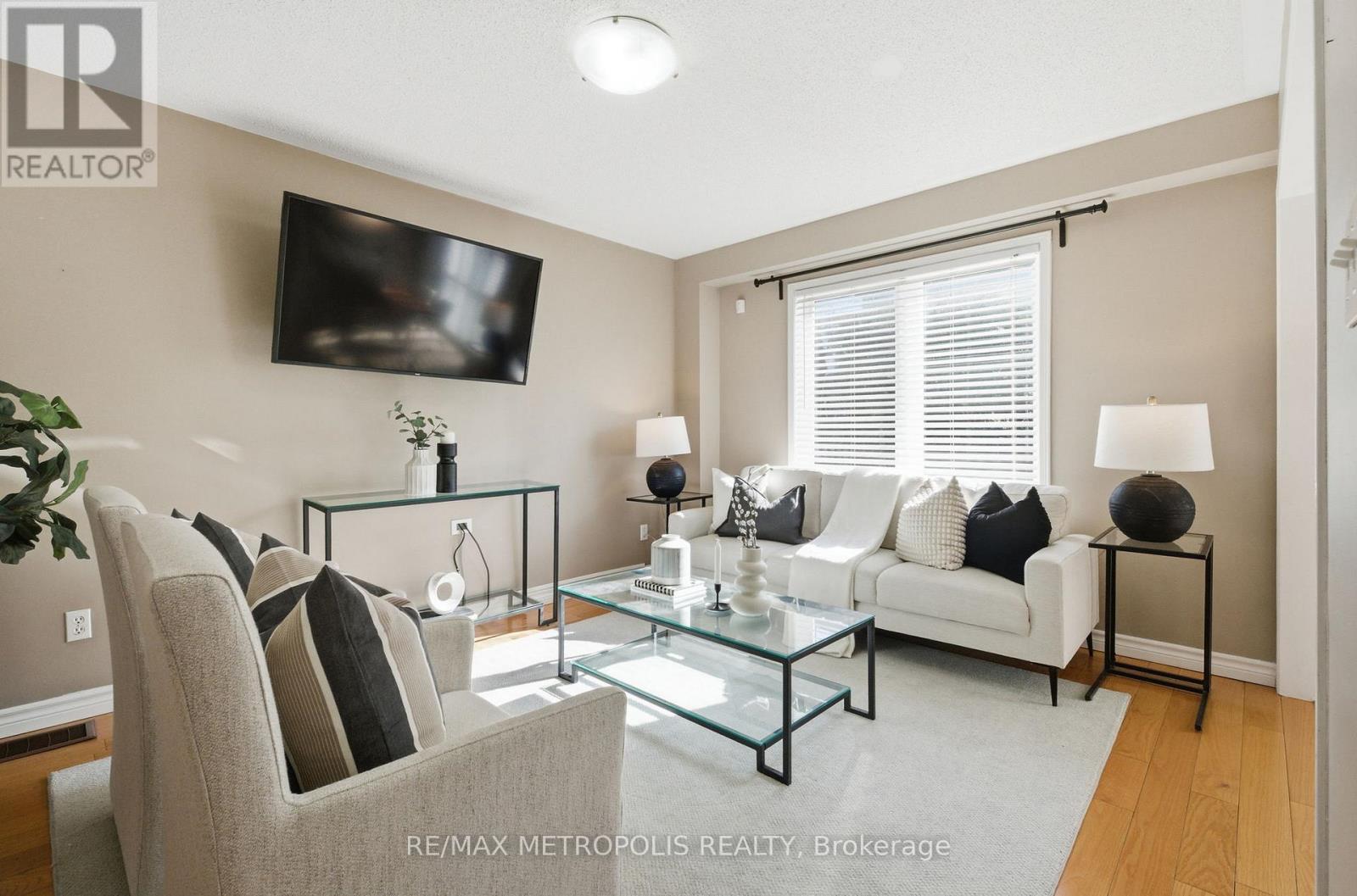 15 Boyd Crescent, Ajax, Ontario  L1Z 1Y3 - Photo 7 - E12803714