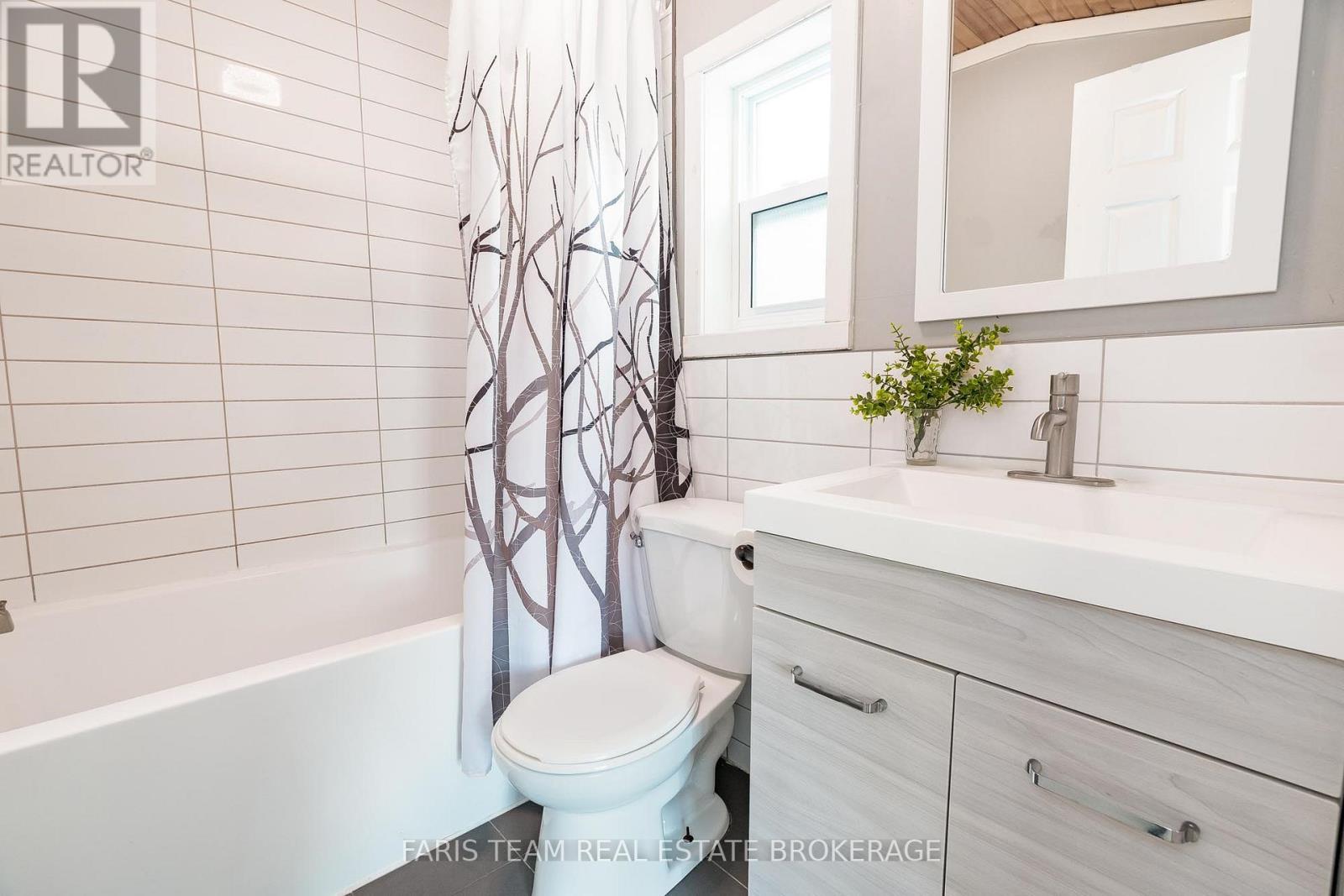 113 River Road E, Wasaga Beach, Ontario  L9Z 2L4 - Photo 19 - S12803678