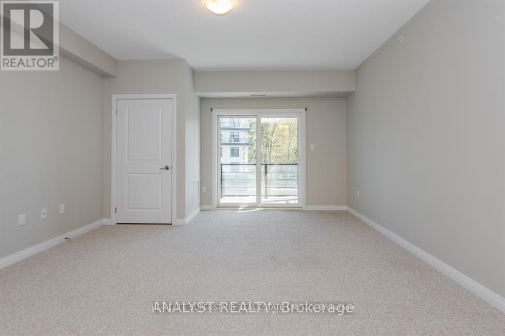 404 - 306 Essa Road, Barrie (0 West), Ontario  L9J 0H5 - Photo 7 - S12803744