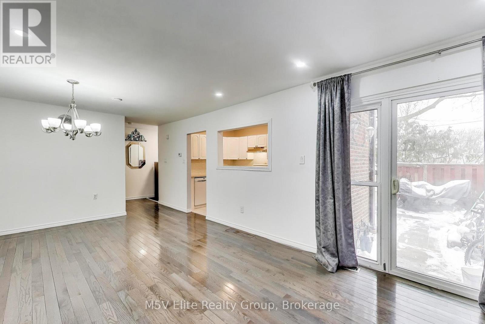 2 - 105 Dovedale Drive, Whitby, Ontario  L1N 1Z7 - Photo 9 - E12801448