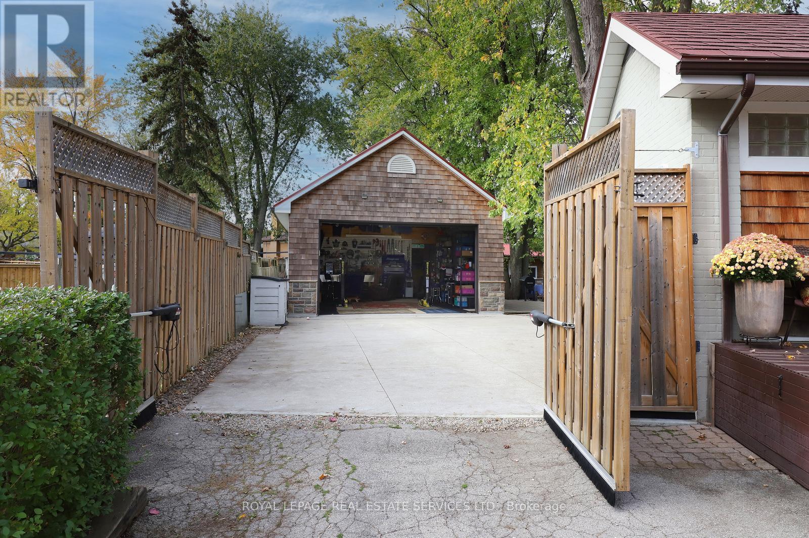 167 Oliver Place, Oakville, Ontario  L6H 1K9 - Photo 44 - W12803670