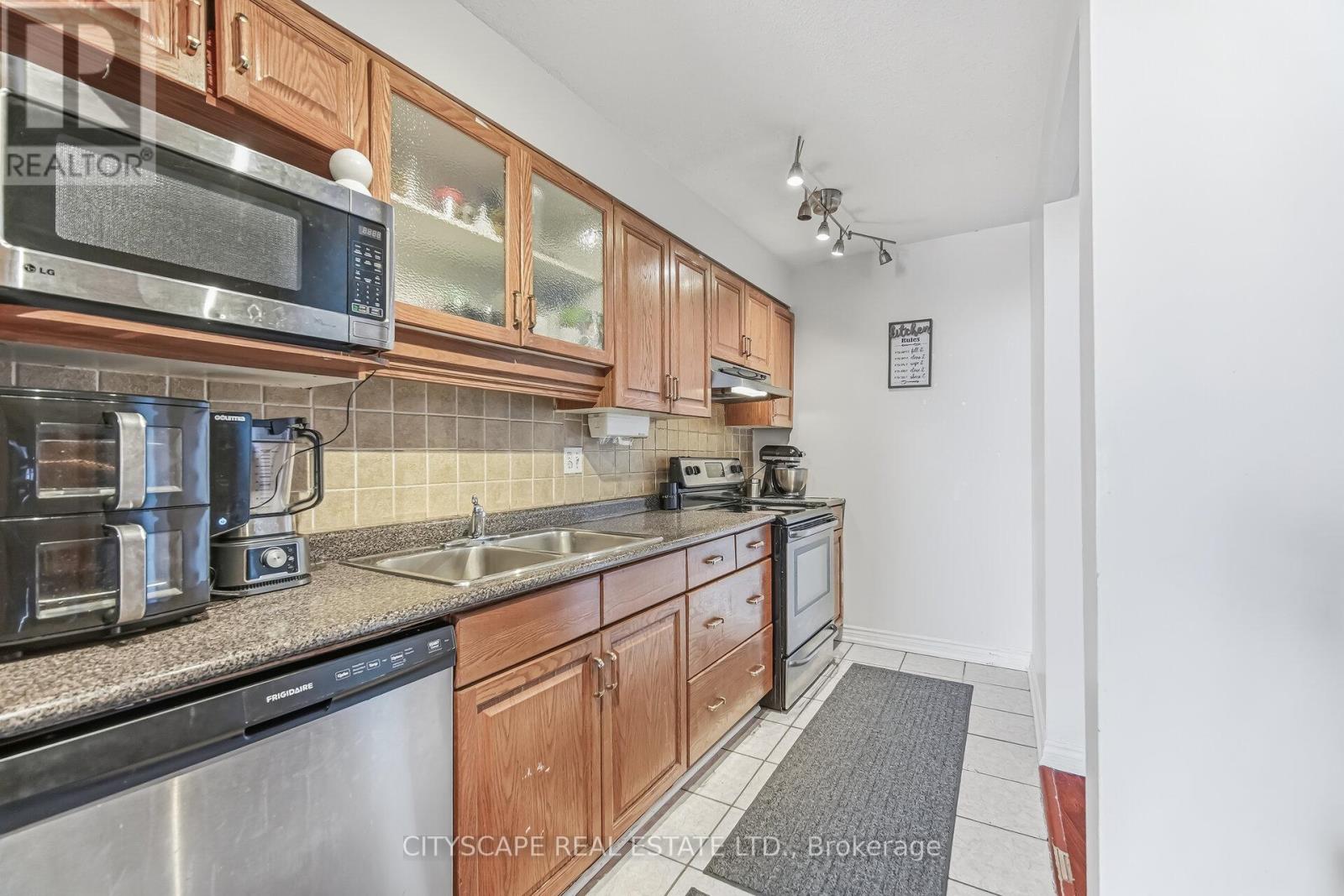 1706 - 20 Mississauga Valley Boulevard, Mississauga, Ontario  L5A 3S1 - Photo 14 - W12803680