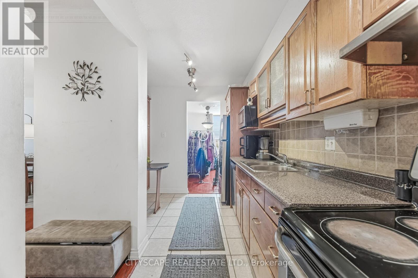 1706 - 20 Mississauga Valley Boulevard, Mississauga, Ontario  L5A 3S1 - Photo 16 - W12803680