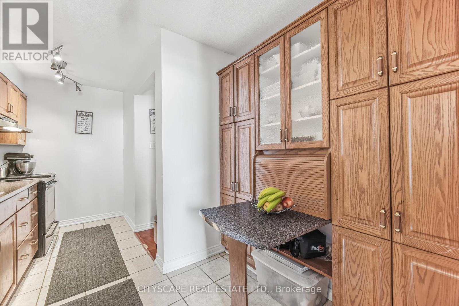 1706 - 20 Mississauga Valley Boulevard, Mississauga, Ontario  L5A 3S1 - Photo 18 - W12803680