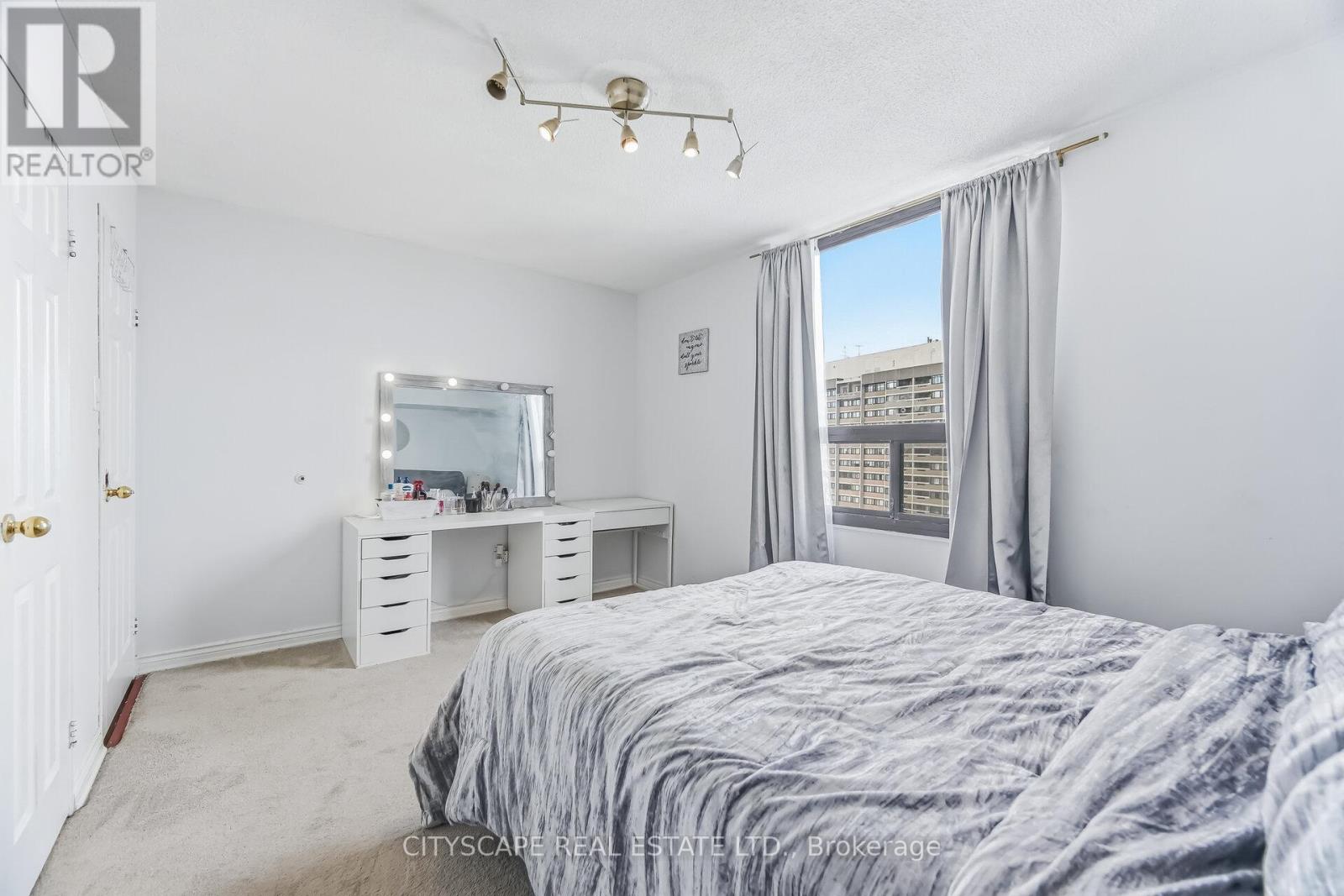 1706 - 20 Mississauga Valley Boulevard, Mississauga, Ontario  L5A 3S1 - Photo 23 - W12803680