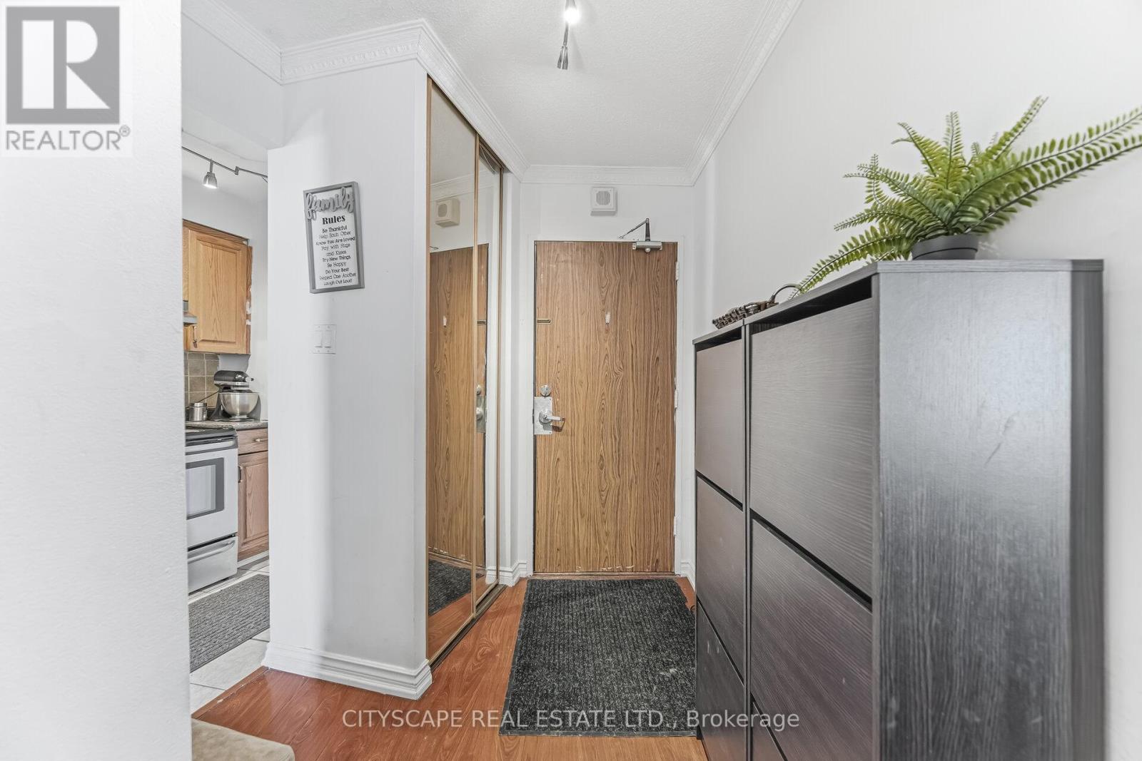 1706 - 20 Mississauga Valley Boulevard, Mississauga, Ontario  L5A 3S1 - Photo 5 - W12803680