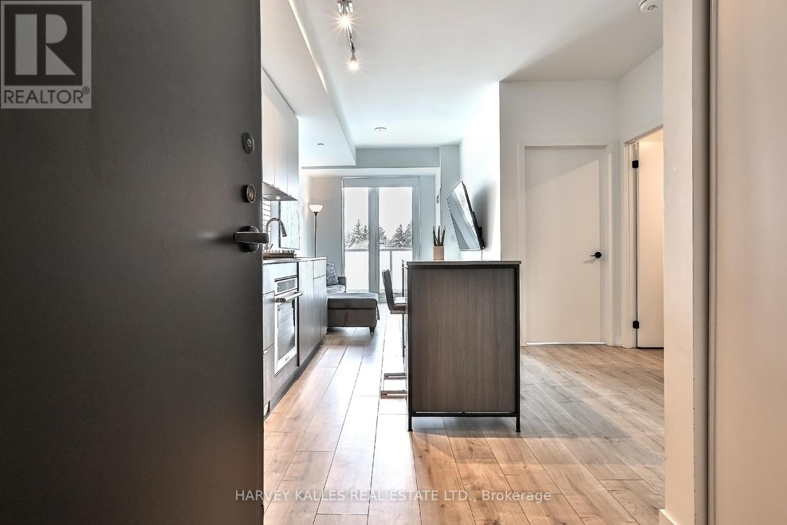 338 - 215 Lakeshore Road W, Mississauga (Port Credit), Ontario  L5H 1G5 - Photo 5 - W12803688