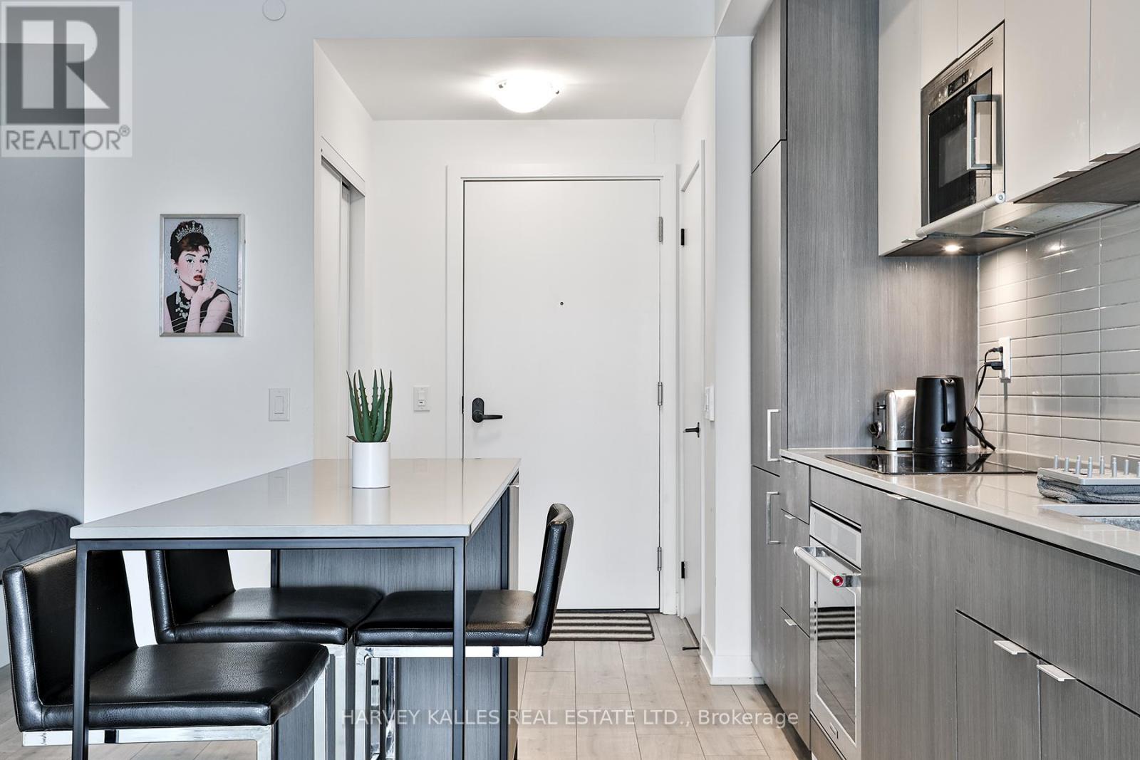 338 - 215 Lakeshore Road W, Mississauga (Port Credit), Ontario  L5H 1G5 - Photo 8 - W12803688