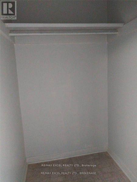 #2 - 2863 Dundas Street W, Toronto, Ontario  M6P 1Y9 - Photo 4 - W12803692