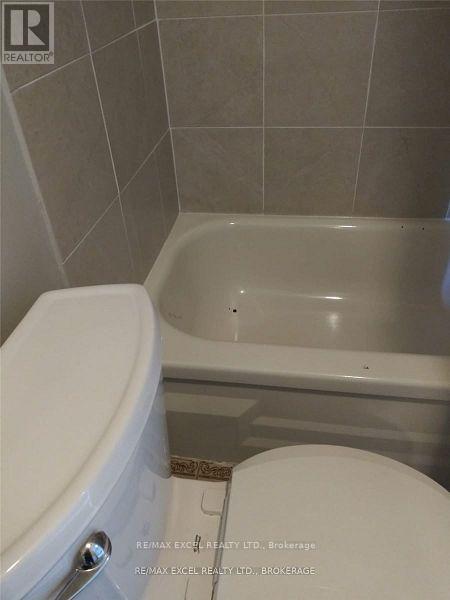 #2 - 2863 Dundas Street W, Toronto, Ontario  M6P 1Y9 - Photo 5 - W12803692