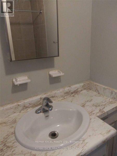 #2 - 2863 Dundas Street W, Toronto, Ontario  M6P 1Y9 - Photo 6 - W12803692