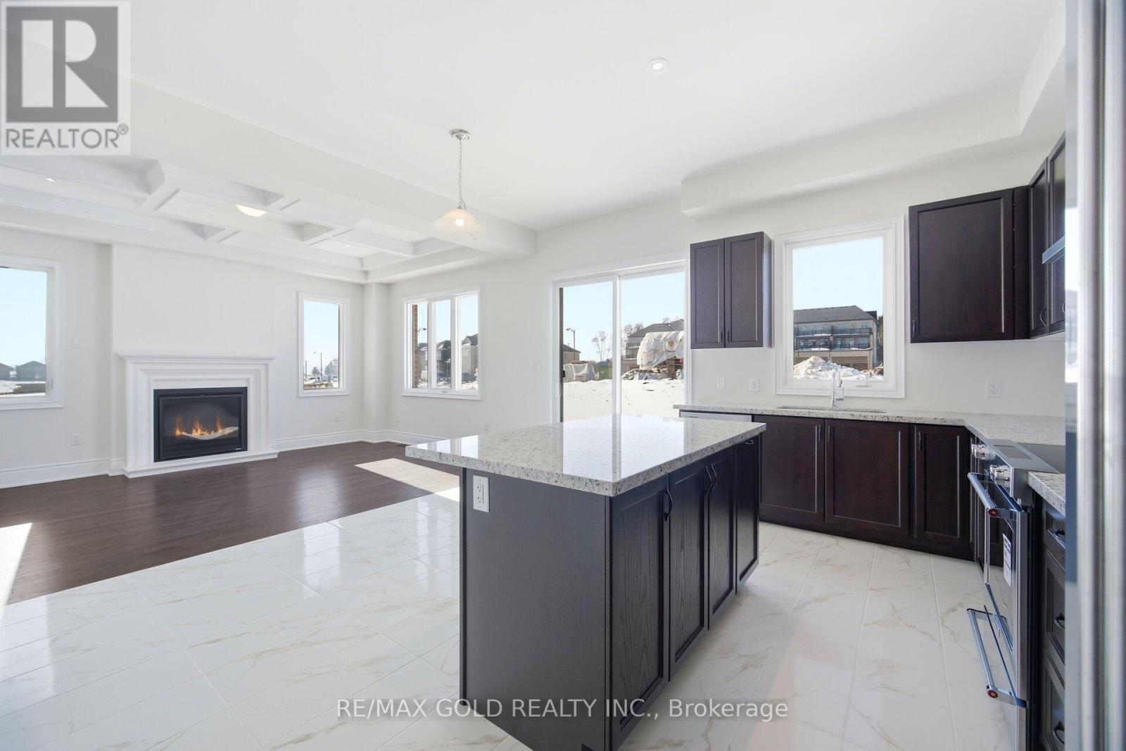 32 Addison Street, Caledon, Ontario  L7C 4N2 - Photo 11 - W12803704