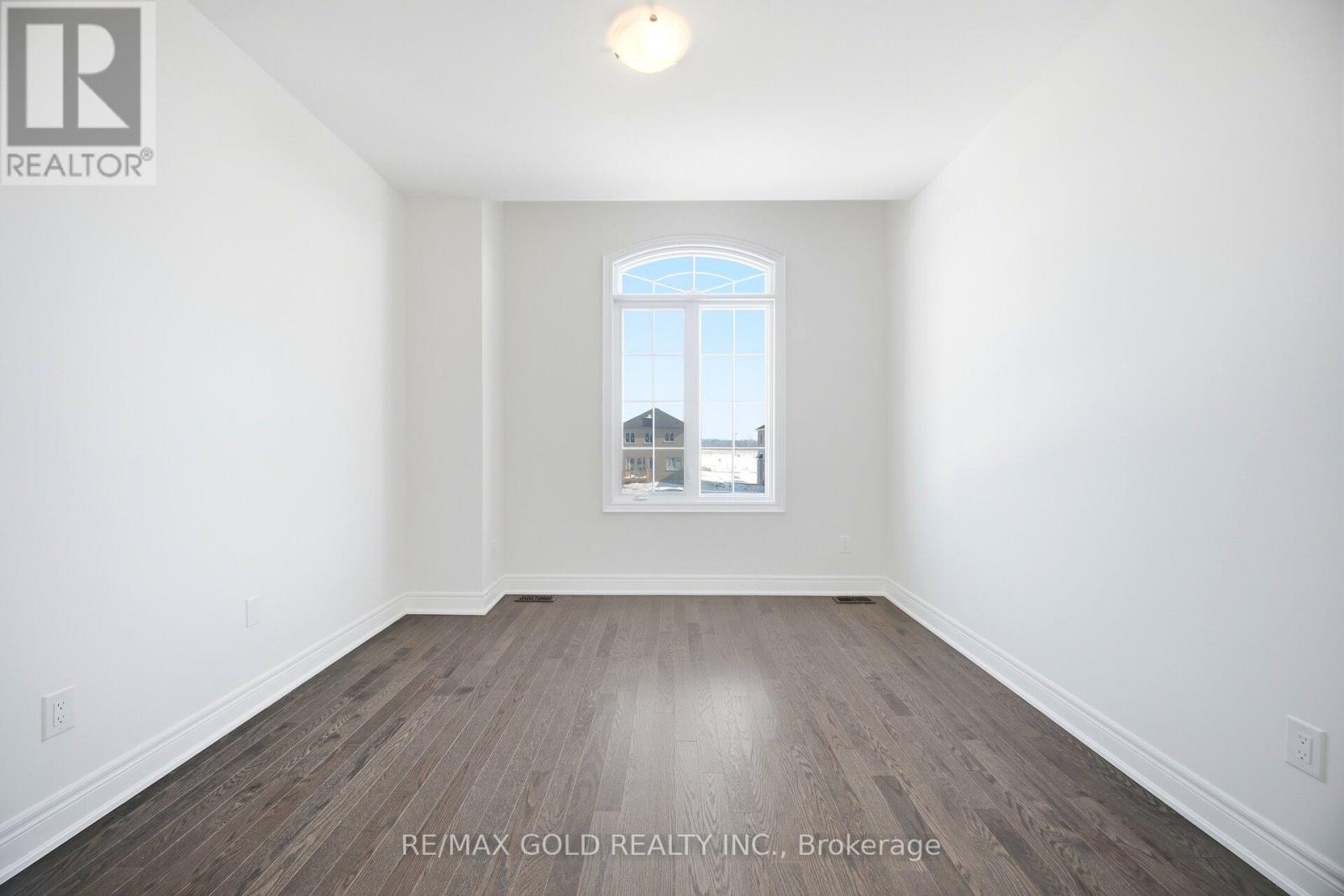 32 Addison Street, Caledon, Ontario  L7C 4N2 - Photo 33 - W12803704