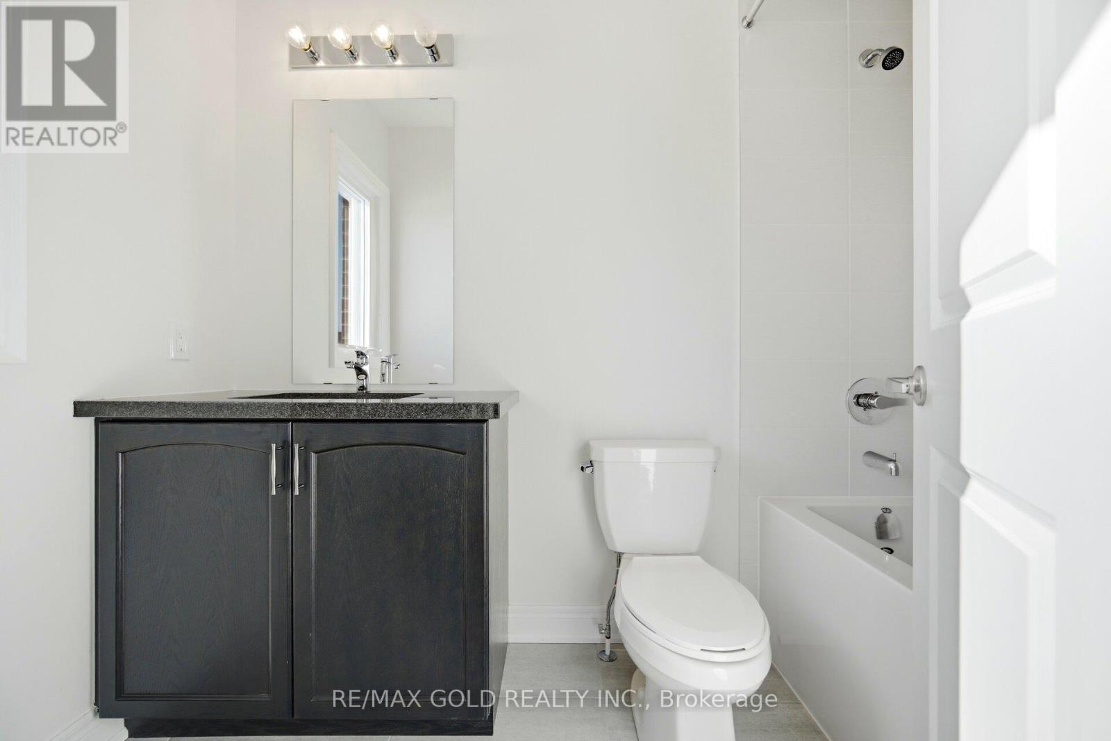 32 Addison Street, Caledon, Ontario  L7C 4N2 - Photo 35 - W12803704