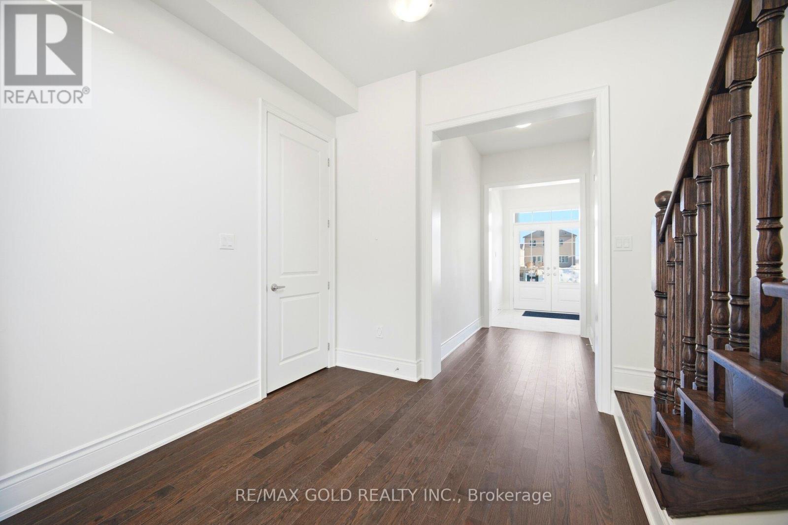 32 Addison Street, Caledon, Ontario  L7C 4N2 - Photo 5 - W12803704