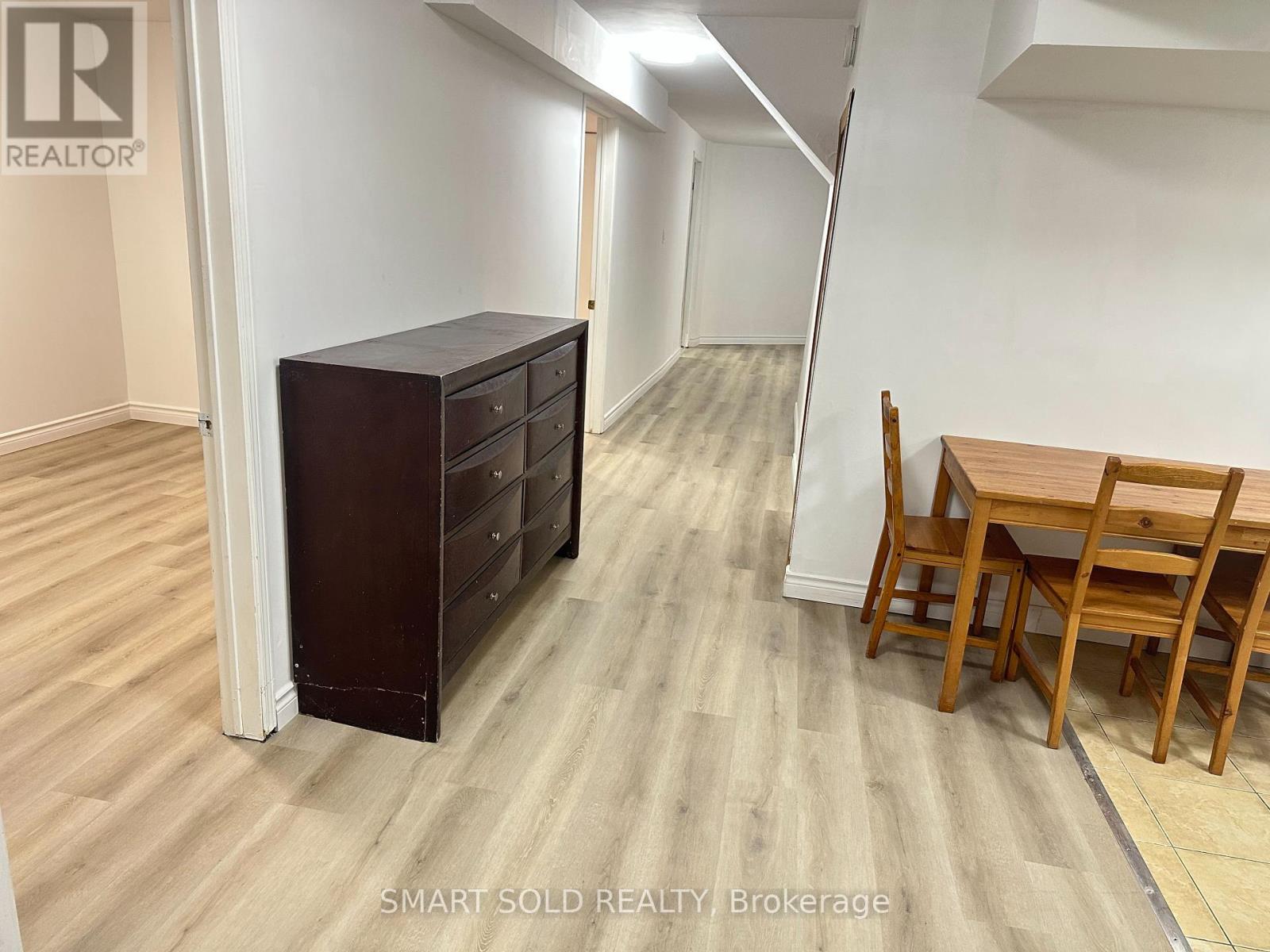 4211 Murray Hill Crescent, Mississauga, Ontario  L5C 4J6 - Photo 13 - W12803726