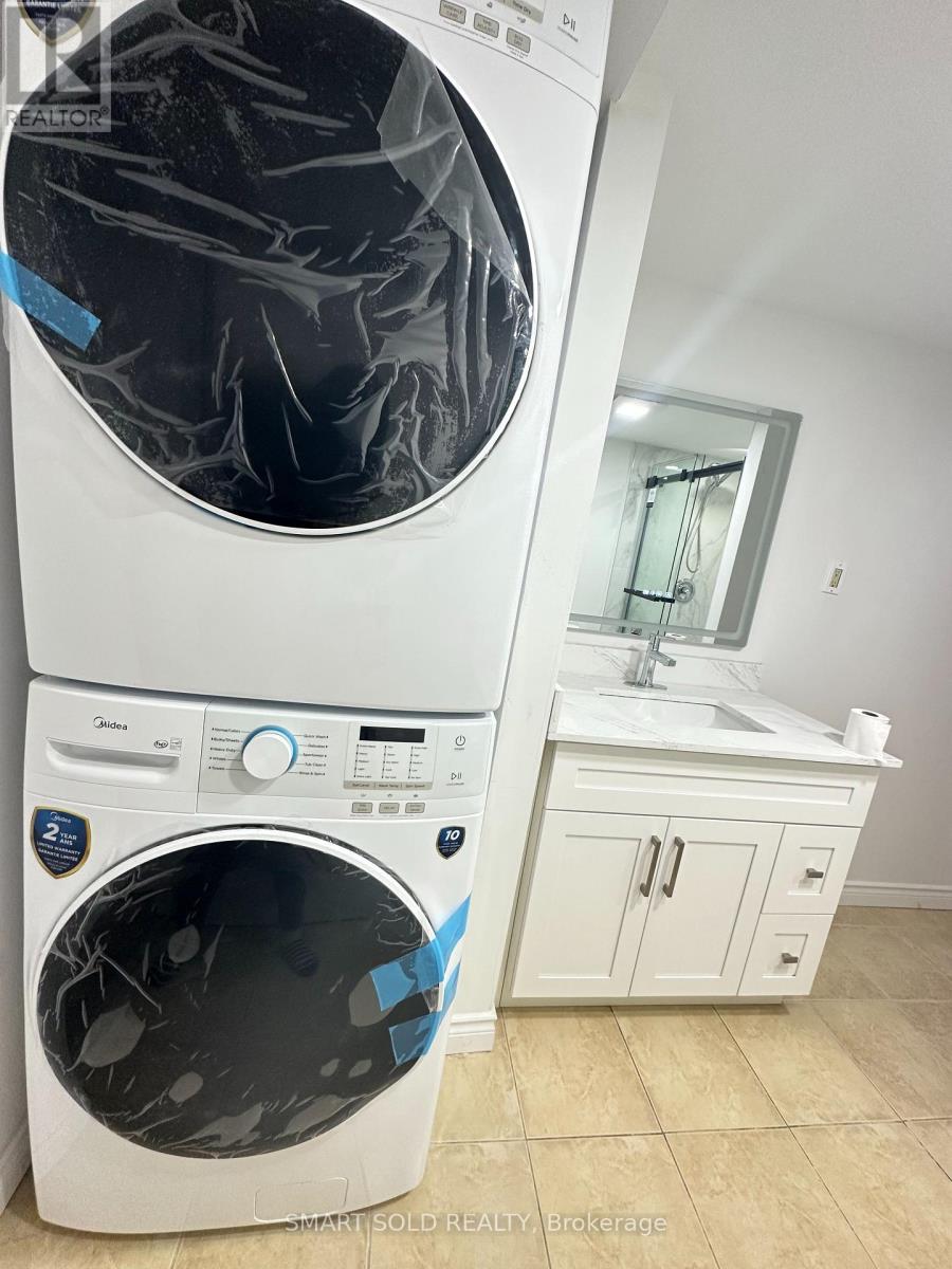 4211 Murray Hill Crescent, Mississauga, Ontario  L5C 4J6 - Photo 16 - W12803726