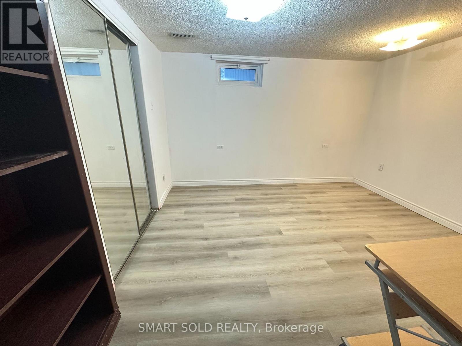 4211 Murray Hill Crescent, Mississauga, Ontario  L5C 4J6 - Photo 8 - W12803726