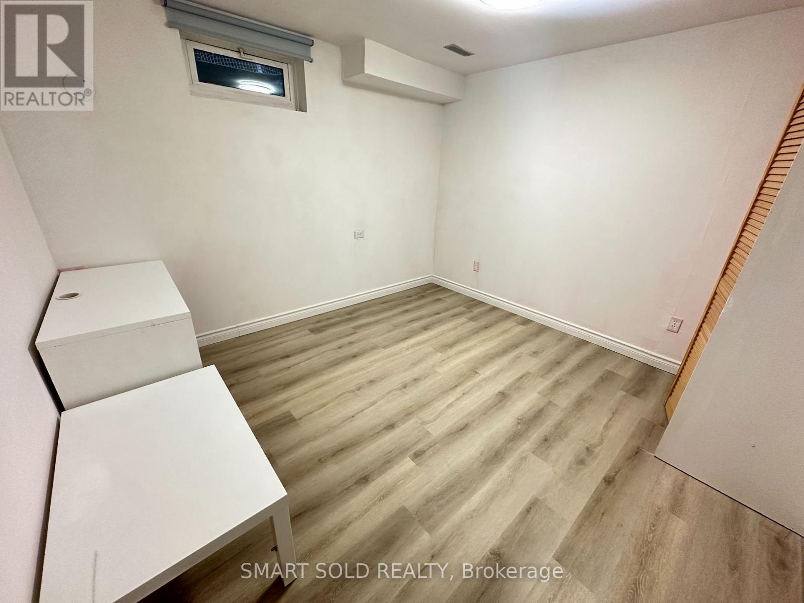 4211 Murray Hill Crescent, Mississauga, Ontario  L5C 4J6 - Photo 9 - W12803726