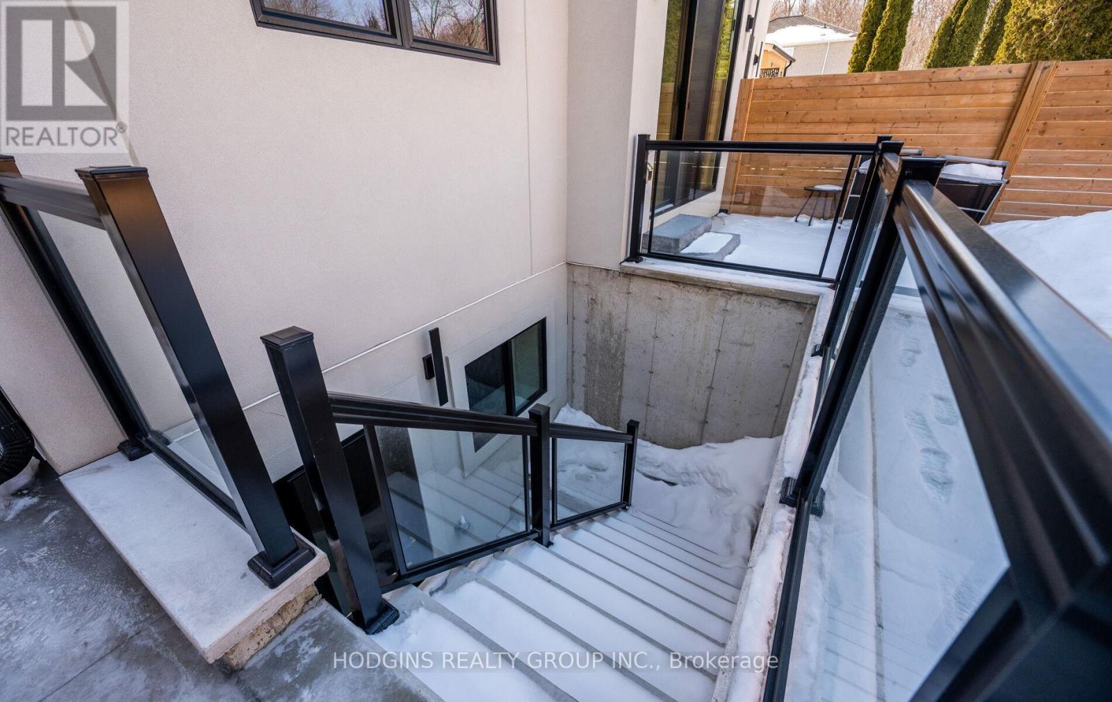 855 Tenth Street, Mississauga, Ontario  L5E 1S7 - Photo 40 - W12803734