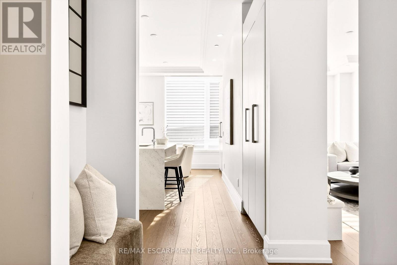 602 - 1441 Elgin Street, Burlington, Ontario  L7S 1E6 - Photo 5 - W12803746