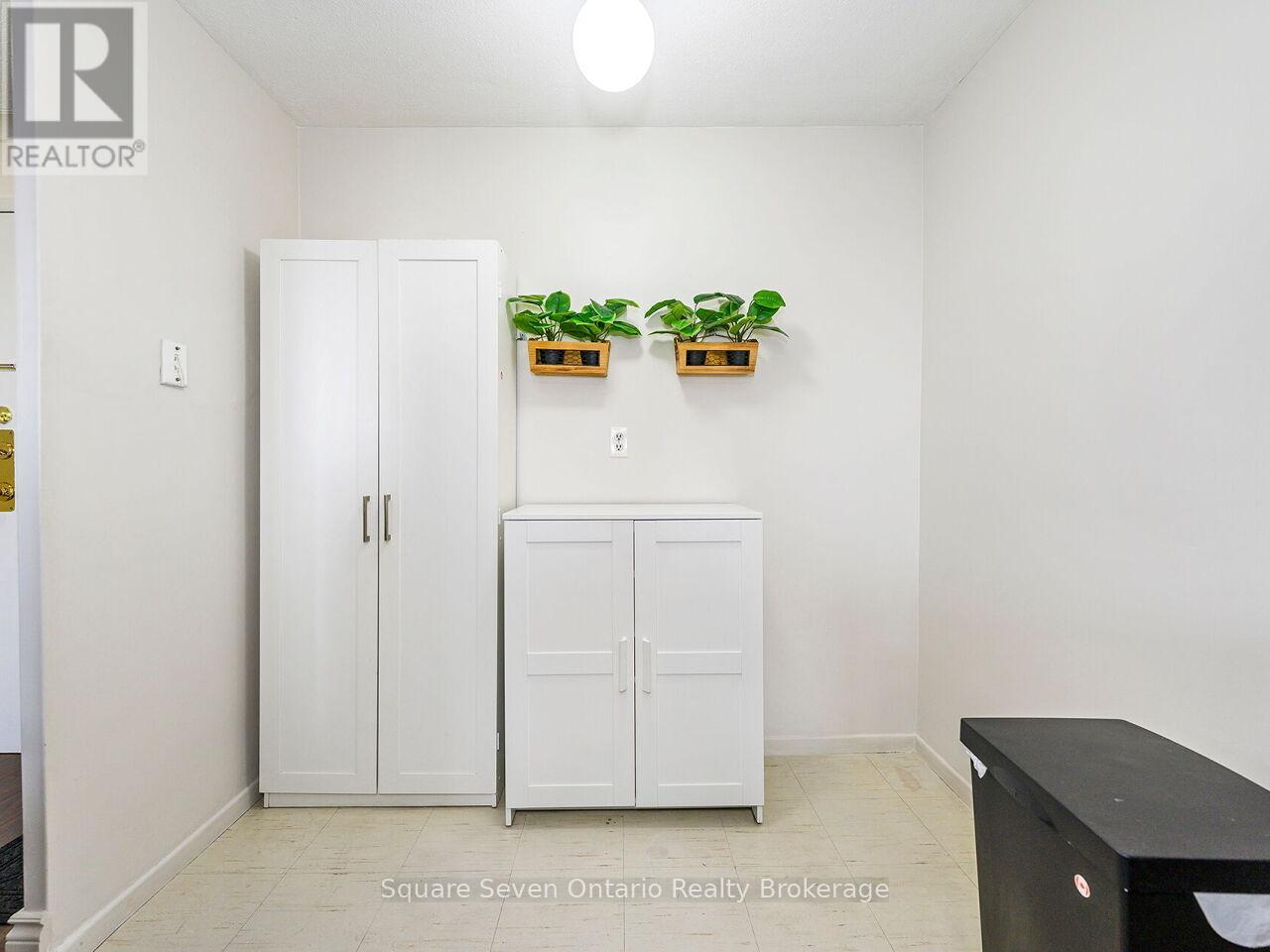 1109 - 3120 Kirwin Avenue, Mississauga, Ontario  L5A 3R2 - Photo 17 - W12803748