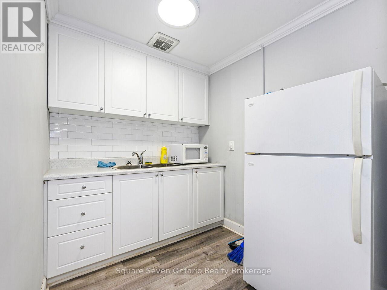 1109 - 3120 Kirwin Avenue, Mississauga, Ontario  L5A 3R2 - Photo 29 - W12803748