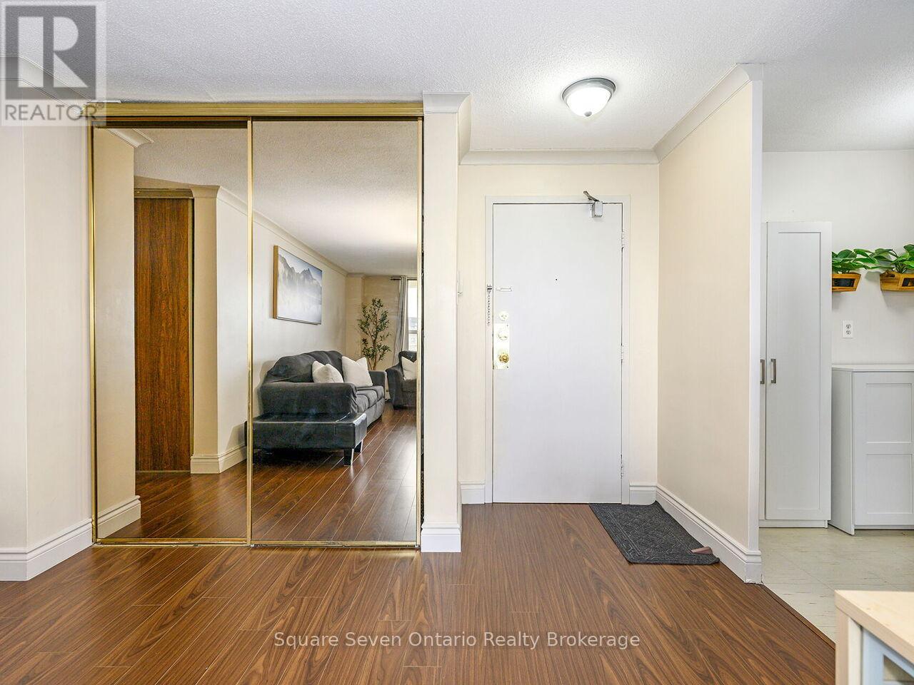 1109 - 3120 Kirwin Avenue, Mississauga, Ontario  L5A 3R2 - Photo 4 - W12803748
