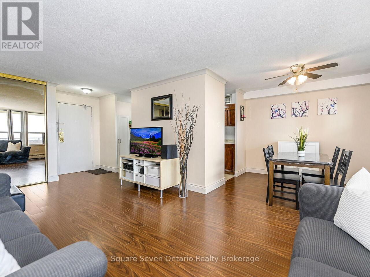 1109 - 3120 Kirwin Avenue, Mississauga, Ontario  L5A 3R2 - Photo 5 - W12803748