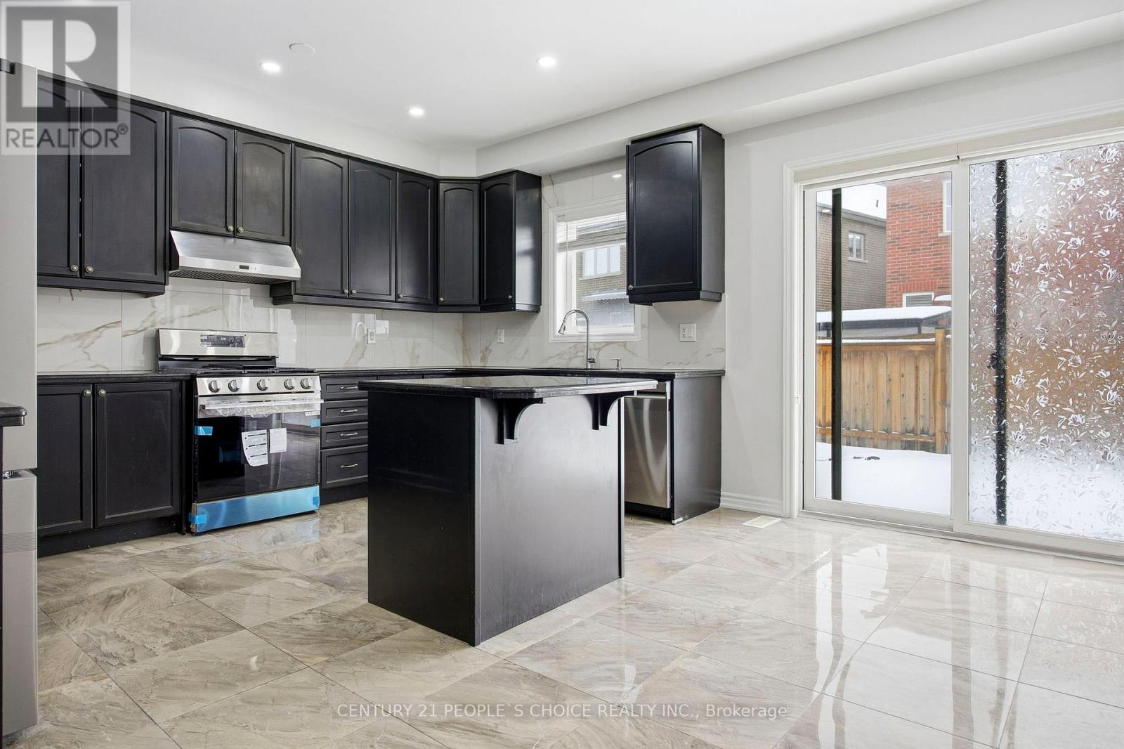 16 Bucksaw Street, Brampton, Ontario  L7A 4R1 - Photo 11 - W12803752