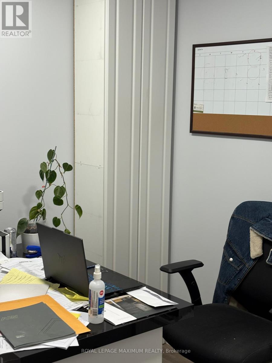 16 - 44 Goodmark Place, Toronto, Ontario  M9W 6N8 - Photo 4 - W12803760