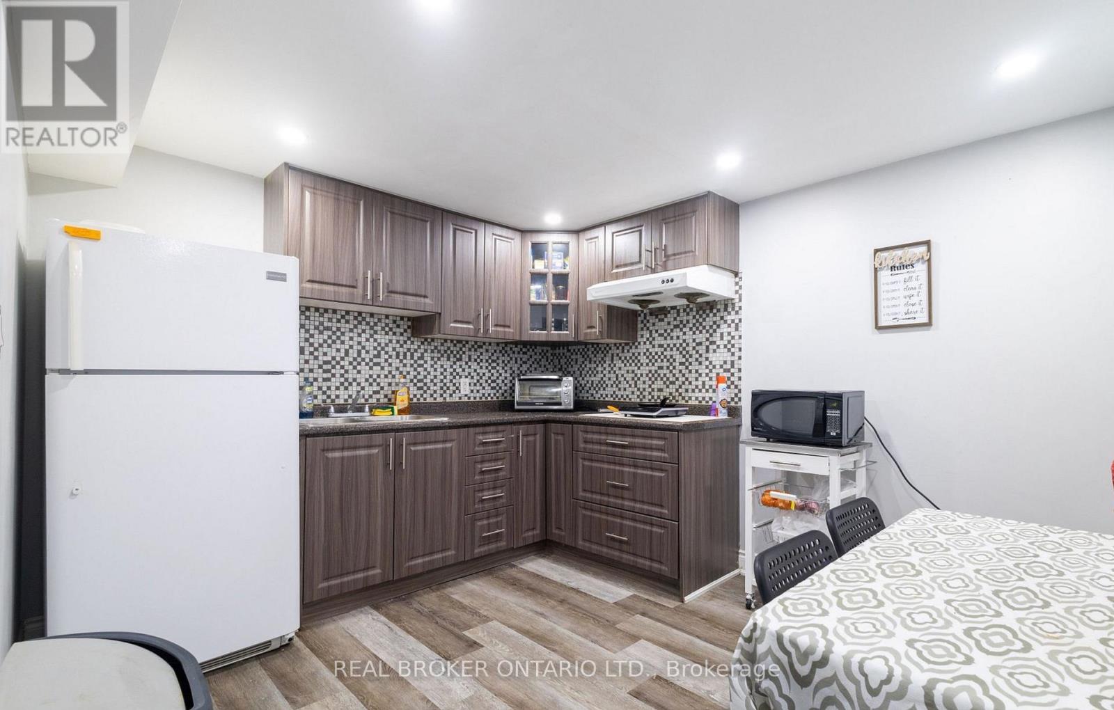 Lower - 3183 Valcourt Crescent, Mississauga, Ontario  L5L 5K2 - Photo 2 - W12803764