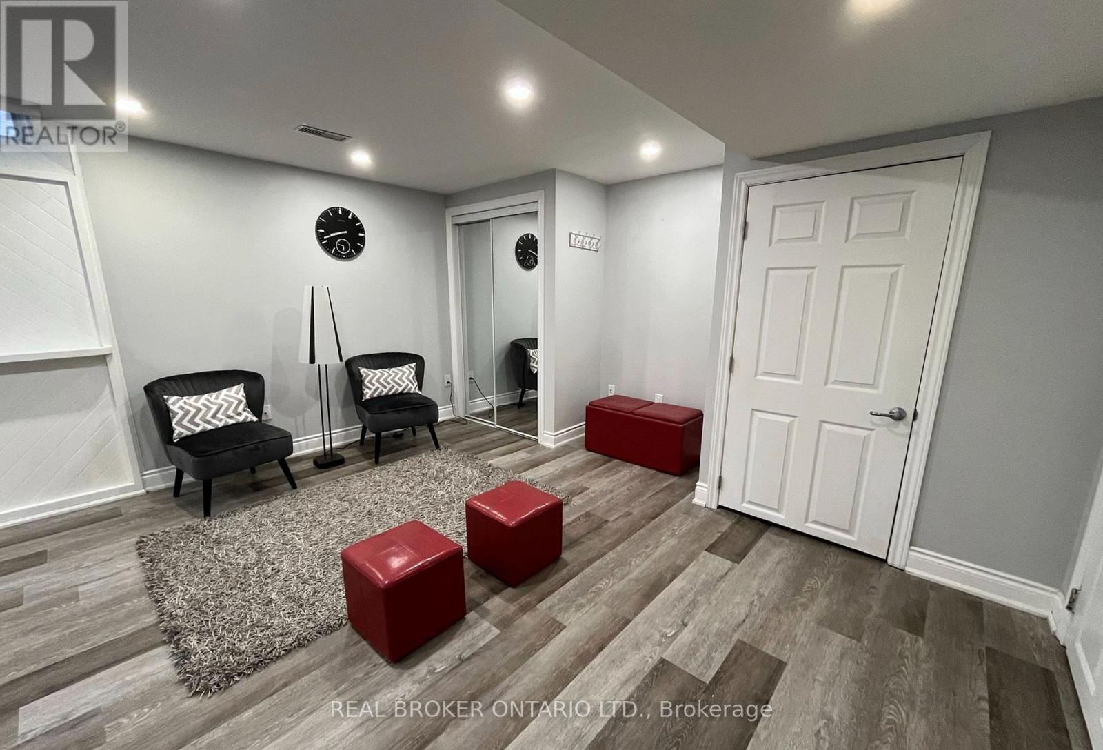 Lower - 3183 Valcourt Crescent, Mississauga, Ontario  L5L 5K2 - Photo 4 - W12803764